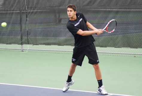 Men’s Tennis: Seniors lead team past No. 9 Coe