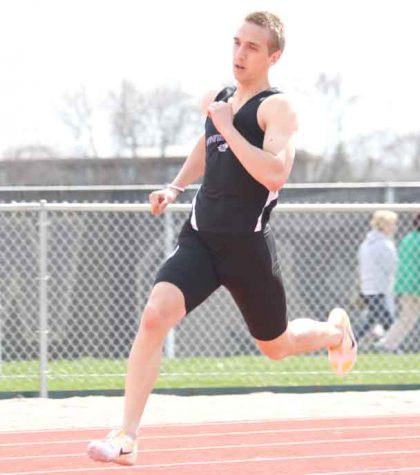 Men’s Track and Field: Smith makes history