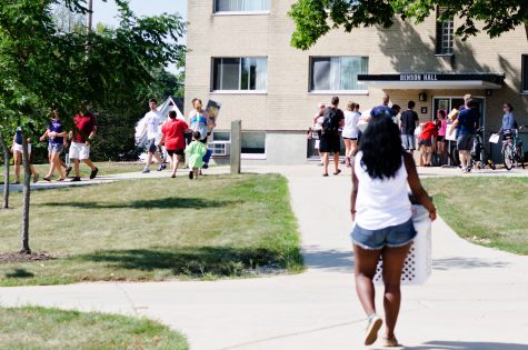 Freshmen Move-in Day 2013