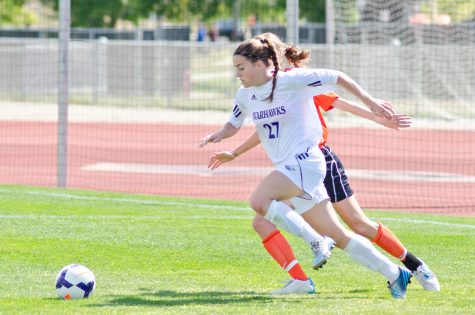 Women’s Soccer: ‘Hawks remain undefeated