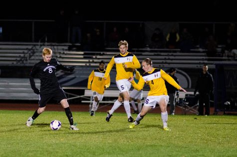 Men’s Soccer: Warhawks battle through adversity