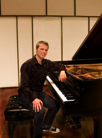 Pianist ‘connects with people through music’