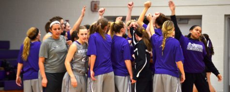 Women’s Basketball: ‘Hawks finish WIAC play a perfect 16-0