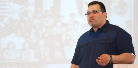 Armando Ibarra focuses on farm labor at lecture