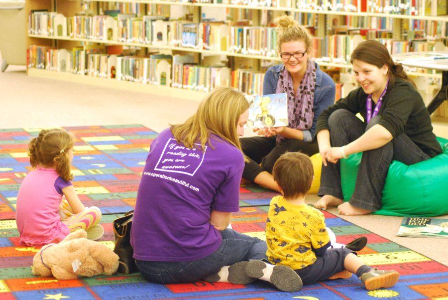 Stuffed animal sleepover teaches kids about library resources