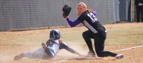 Softball: ‘Hawks go 3-1 in doubleheaders, now 14-3