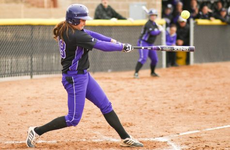 Long ball powers Warhawks