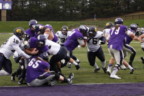 Hudson leads ’Hawks to win