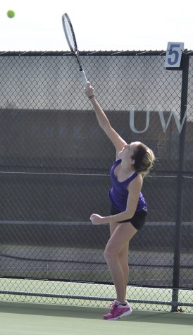 Women’s tennis squad dominates home matches