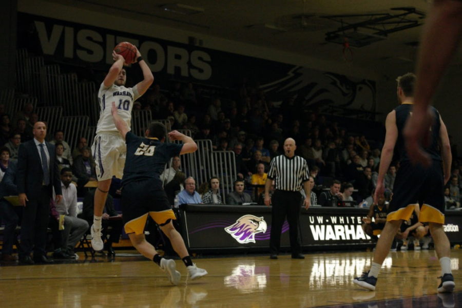 Three is key in Warhawks' victory