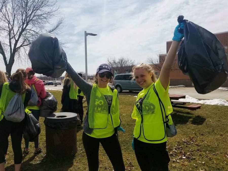 UW-W students take part in annual volunteer project