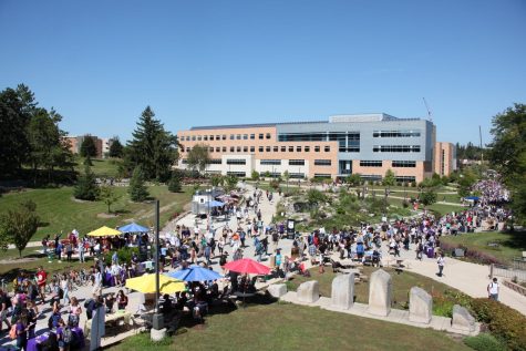 Campus leaders promote engagement at fair