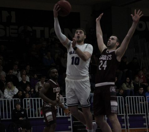 Warhawks squander second half lead