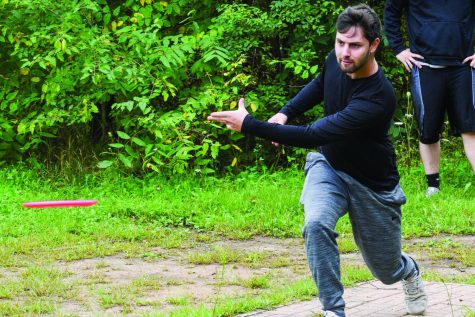Disc Golf Club hits the field this fall
