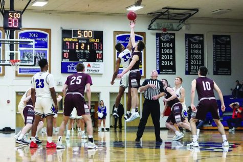 Men’s Basketball loses OT heartbreaker to La Crosse