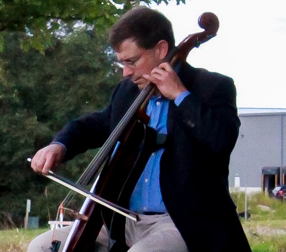 Music professor Benjamin Whitcomb performs “Bach Suites for Cello” by Johann Sebastian Bach at the UW-Whitewater Innovation Center on Friday, Sept. 18. 