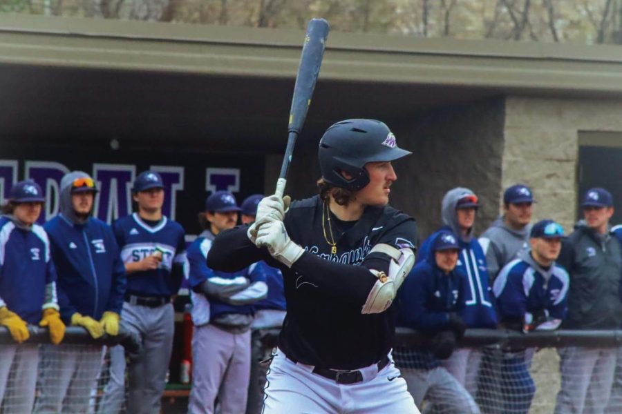 Junior+outfielder+Matt+Korman+%2819%29+gets+ready+to+hit+the+ball+during+the+game+against+UW-Stout+Sunday+afternoon+May+1%2C+2022.