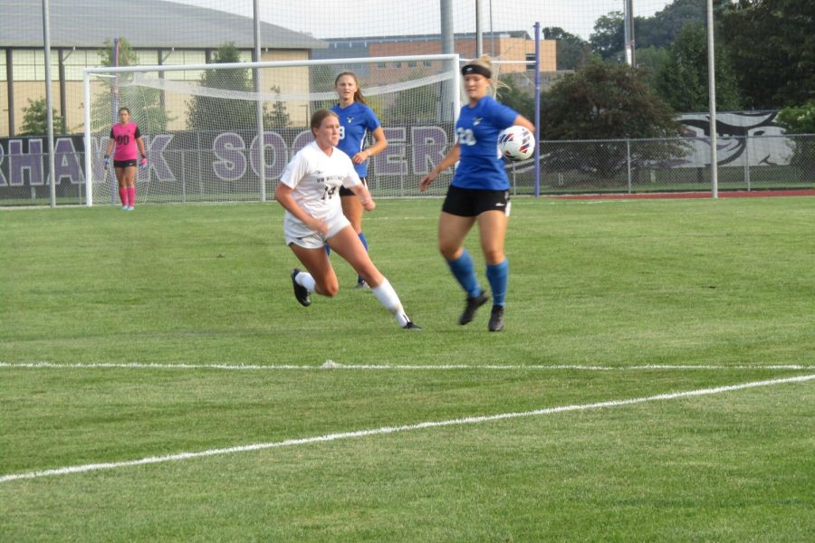 UW-Whitewater player Oakley Witteck is seen here getting ready to receive a pass from a teammate against Luther College from Iowa Sept 14 2022.

