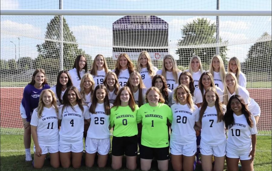 Warhawk+women%E2%80%99s+soccer+gathers+for+a+team+picture%0ACredit%3A+Taylor+Carlson%0A
