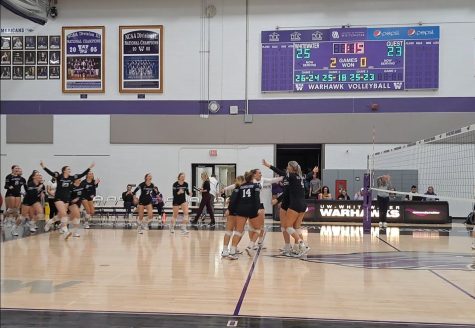UW-Whitewater Womens volleyball celebrates their victory against UW-Eau Claire Oct. 28 2022.