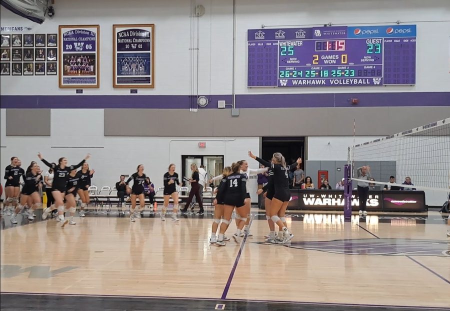 UW-Whitewater+Womens+volleyball+celebrates+their+victory+against+UW-Eau+Claire+Oct.+28+2022.