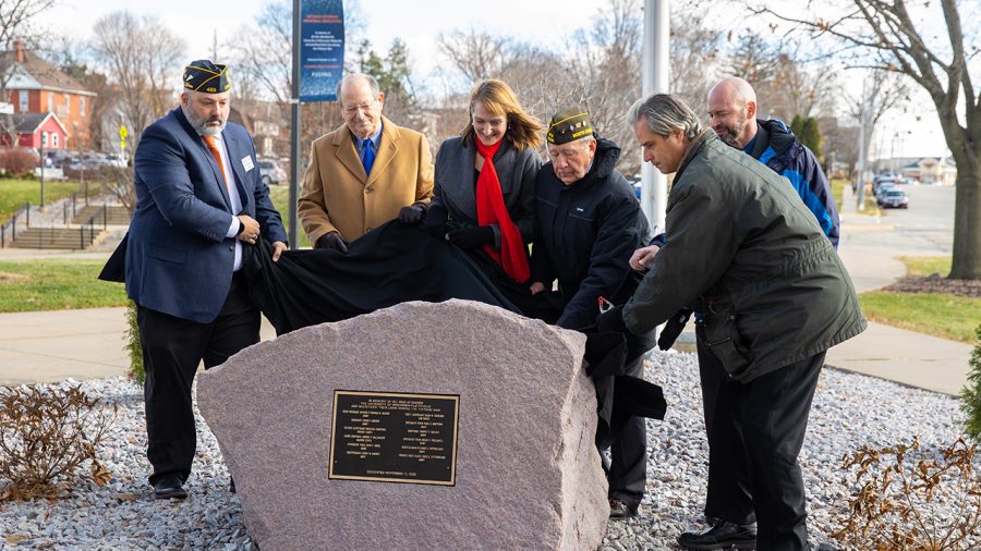 UW-Platteville dedicates Vietnam Veterans Memorial, honors students and alumni killed in action
