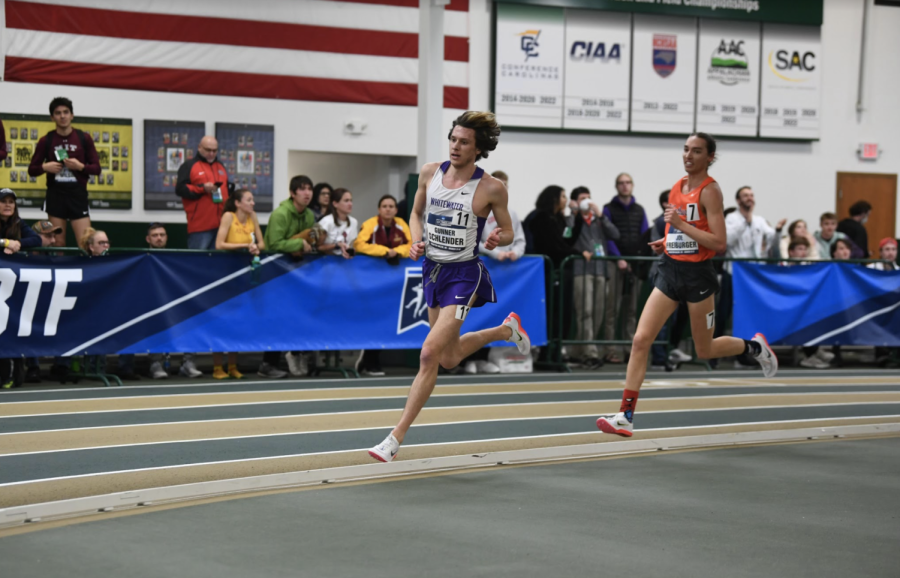 Gunner Schlender running at an NCAA event.
