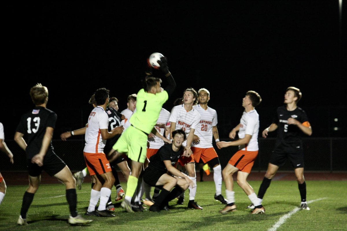 Wartburg+goalkeeper+Brennon+Woody+%28%231%29+catches+a+corner+kick+in+the+second+period.