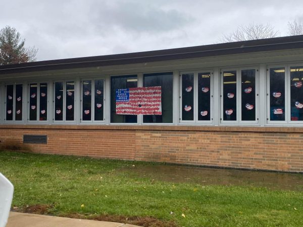 Students at Lakeview Elementary decorated the school to celebrate veterans for Veterans Day in 2021. Stars and stripes adorned the windows to show support for those who have served. Credit: VFW Post 5470 – Whitewater
