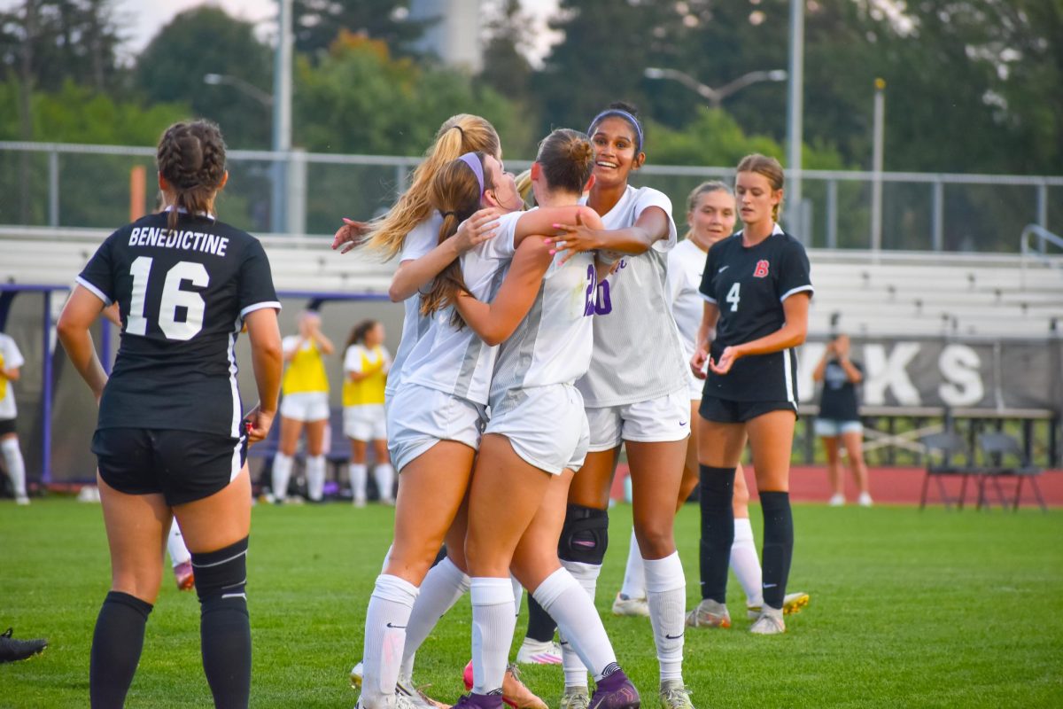 UWW-WomensSoccer-Benedictine-UWW Team-Photo 5