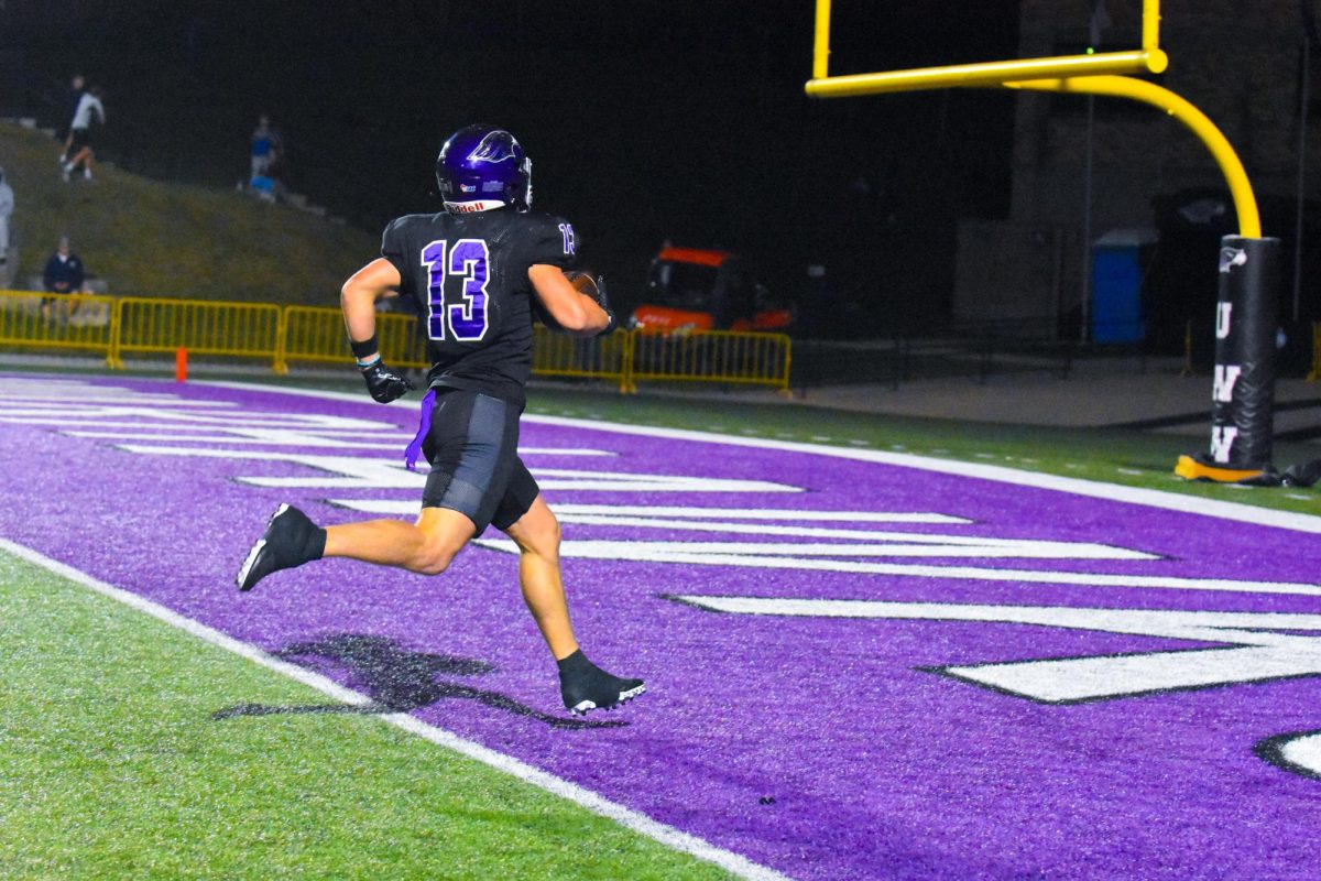 UWW-Football-Stout (794) (wecompress.com)